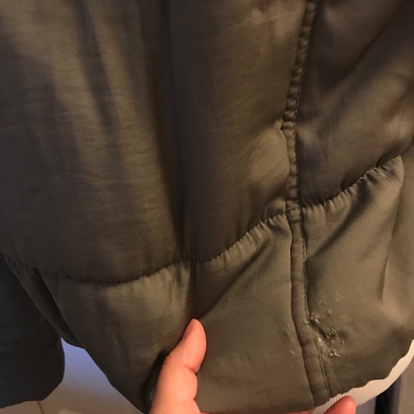 Abercrombie and Fitch puffer jacket - Picture 5 of 5